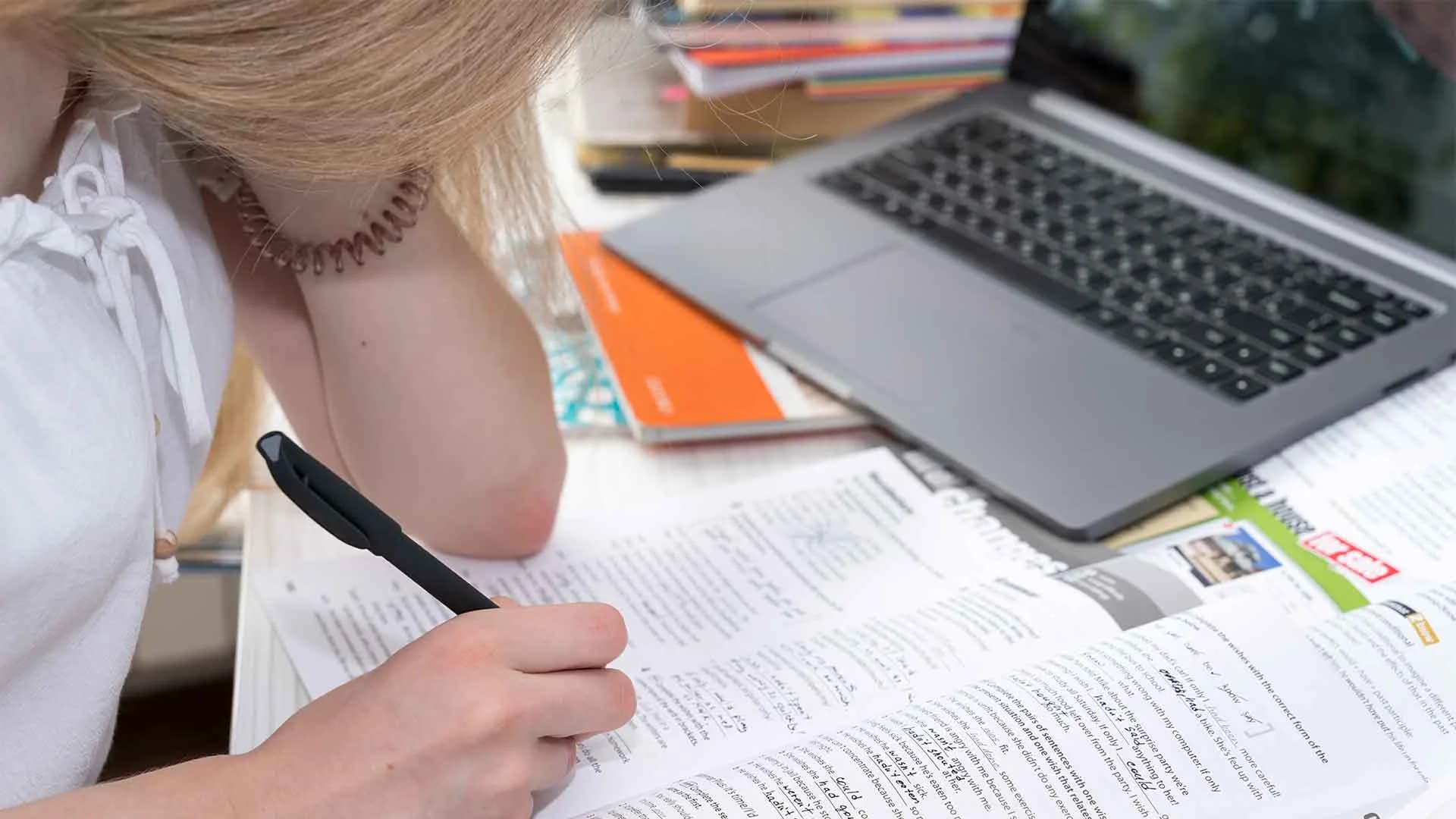 B2B Advertising in the UK: Cutting Through the Digital Noise, No Jargon Attached